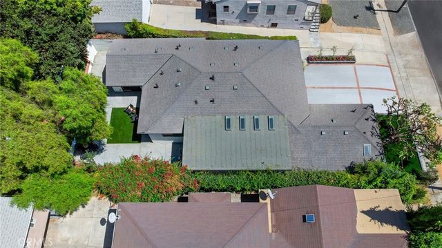 2171 W 26th Place, Los Angeles, CA 90018
