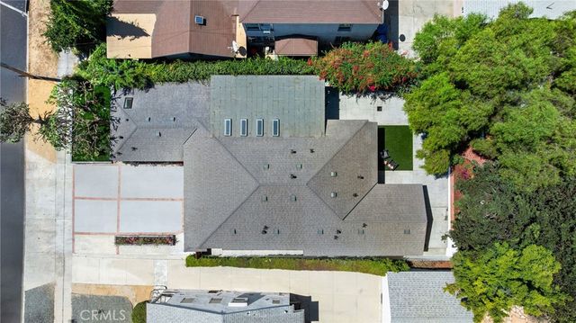 2171 W 26th Place, Los Angeles, CA 90018