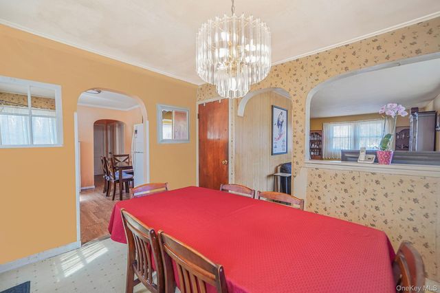 38 Miller Place Middle Island Road, Mount Sinai, NY 11766