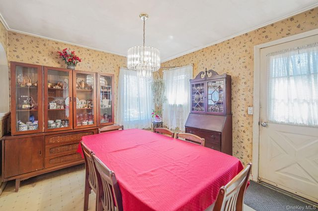 38 Miller Place Middle Island Road, Mount Sinai, NY 11766