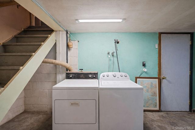 38 Miller Place Middle Island Road, Mount Sinai, NY 11766