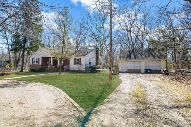 38 Miller Place Middle Island Road, Mount Sinai, NY 11766