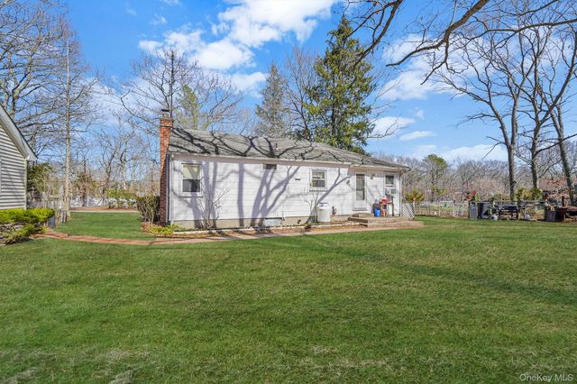 38 Miller Place Middle Island Road, Mount Sinai, NY 11766