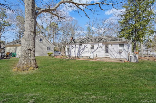 38 Miller Place Middle Island Road, Mount Sinai, NY 11766