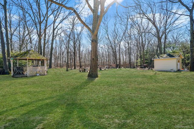 38 Miller Place Middle Island Road, Mount Sinai, NY 11766