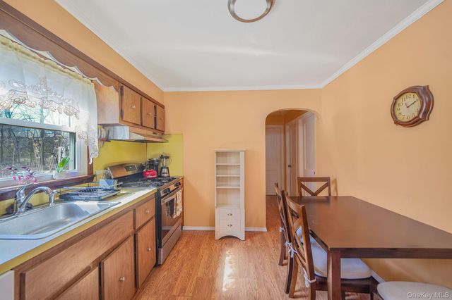 38 Miller Place Middle Island Road, Mount Sinai, NY 11766