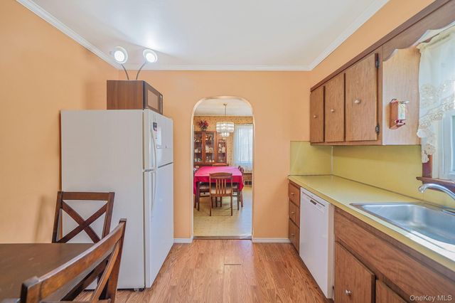 38 Miller Place Middle Island Road, Mount Sinai, NY 11766