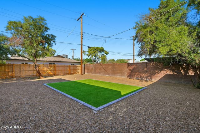 3102 N 34th Place, Phoenix, AZ 85018