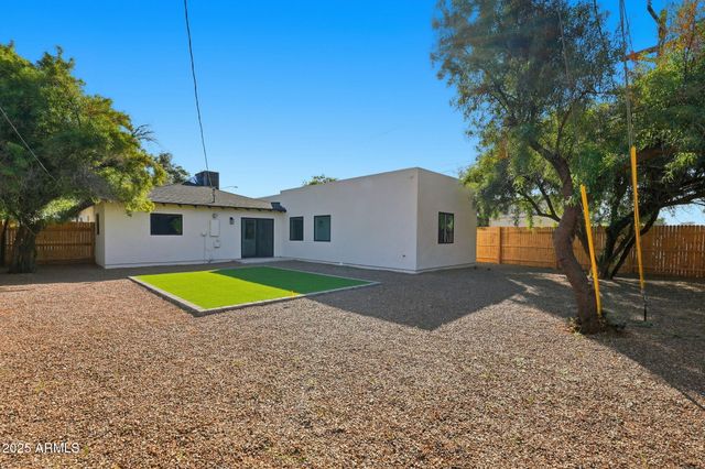 3102 N 34th Place, Phoenix, AZ 85018