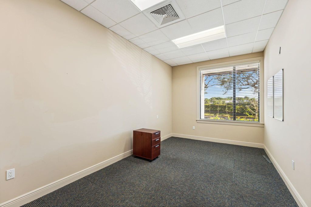 Image 2 of property listing at 3945 W Atlantic Avenue, Delray Beach, FL 33445