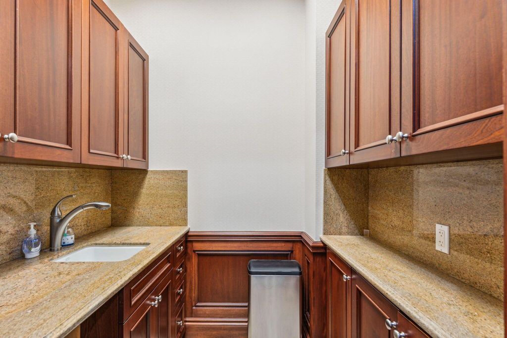 Image 21 of property listing at 3945 W Atlantic Avenue, Delray Beach, FL 33445