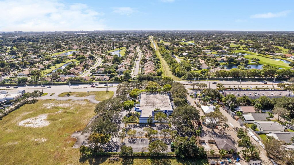 Image 33 of property listing at 3945 W Atlantic Avenue, Delray Beach, FL 33445