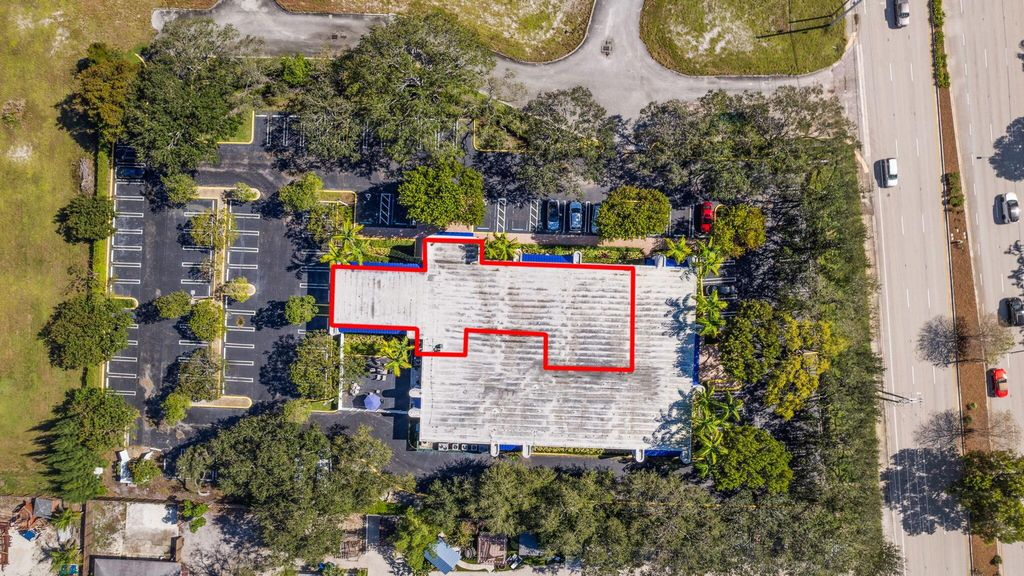 Image 38 of property listing at 3945 W Atlantic Avenue, Delray Beach, FL 33445