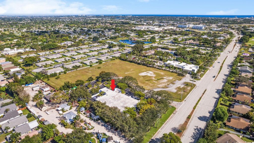 Image 42 of property listing at 3945 W Atlantic Avenue, Delray Beach, FL 33445