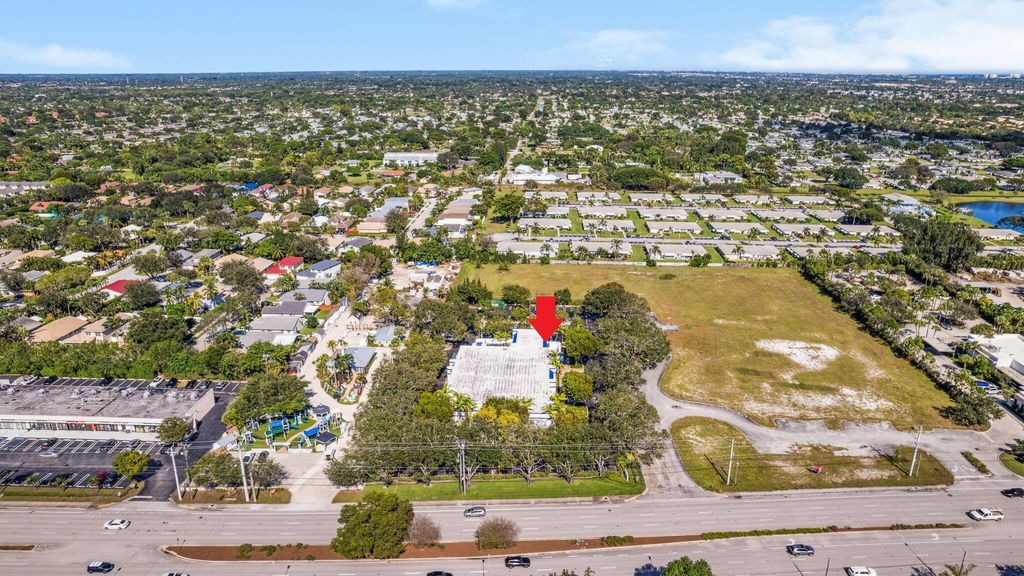 Image 43 of property listing at 3945 W Atlantic Avenue, Delray Beach, FL 33445
