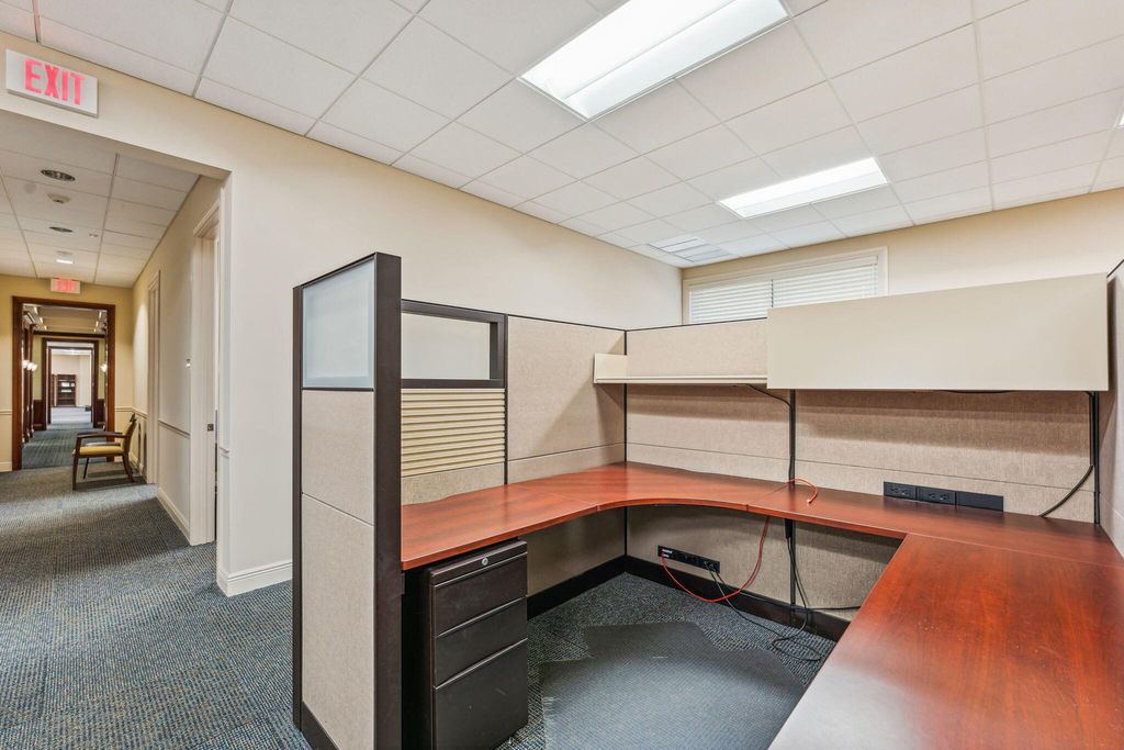 Image 5 of property listing at 3945 W Atlantic Avenue, Delray Beach, FL 33445