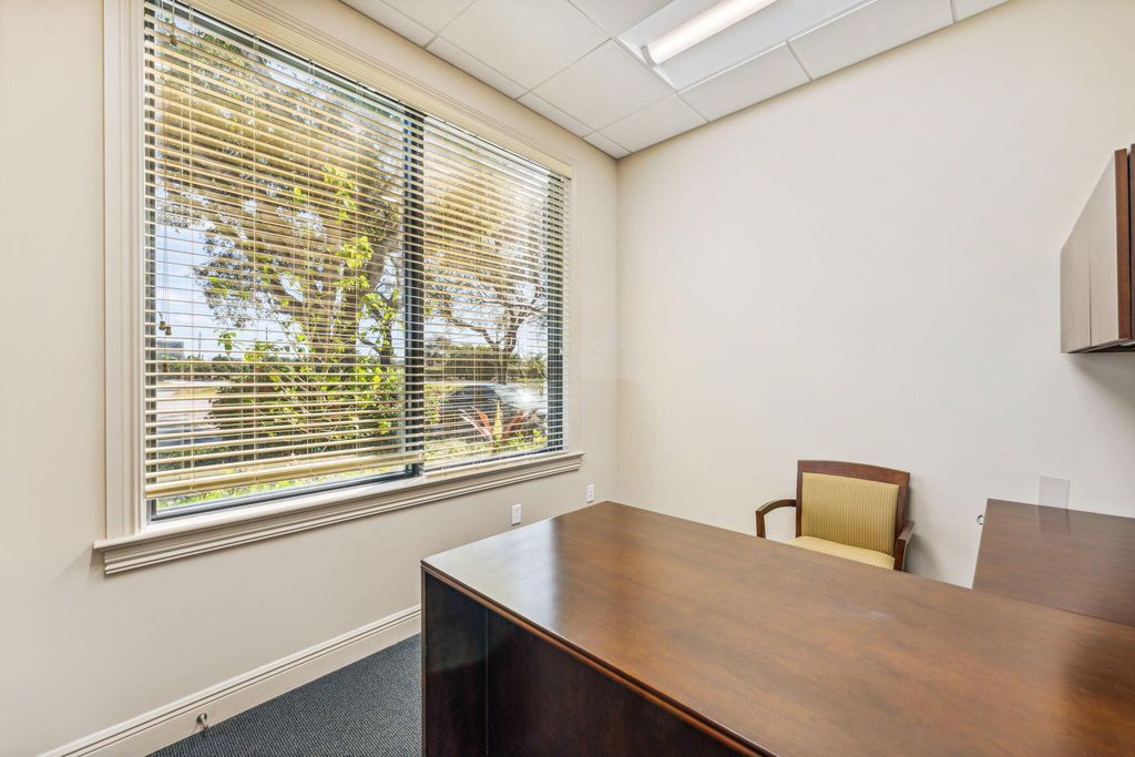 Image 7 of property listing at 3945 W Atlantic Avenue, Delray Beach, FL 33445