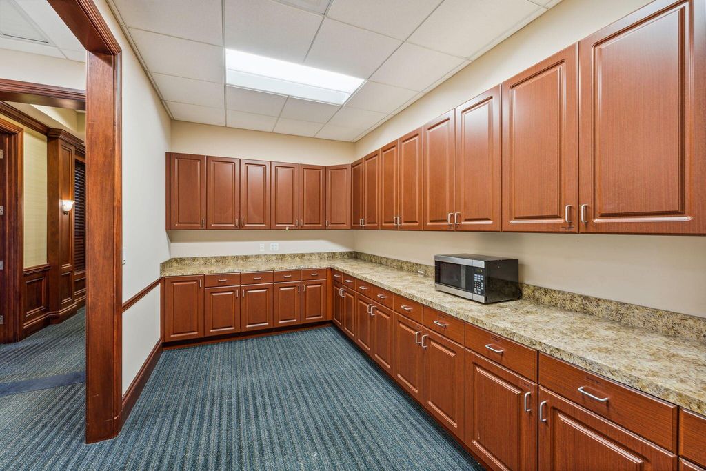 Image 8 of property listing at 3945 W Atlantic Avenue, Delray Beach, FL 33445