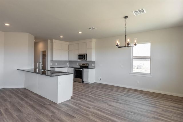 1725 Elm Circle, Tuttle, OK 73089
