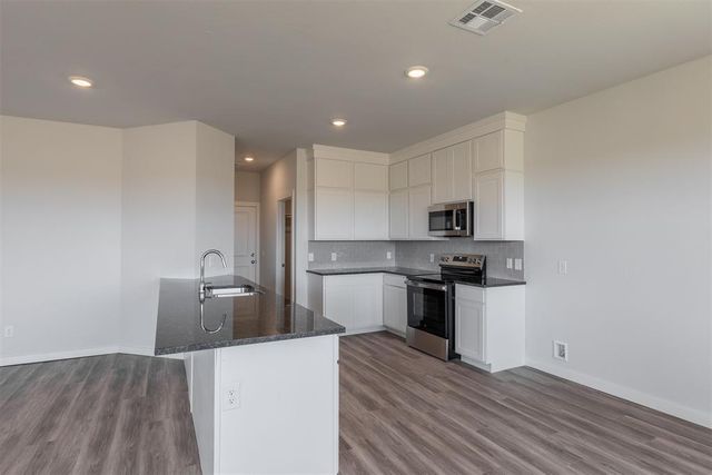 1725 Elm Circle, Tuttle, OK 73089