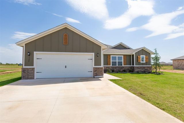 1725 Elm Circle, Tuttle, OK 73089