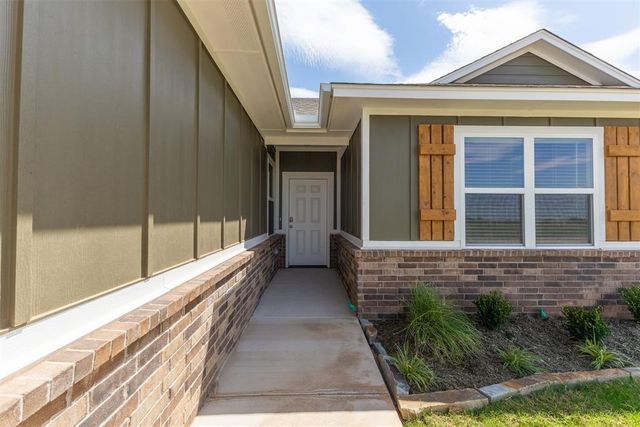1725 Elm Circle, Tuttle, OK 73089