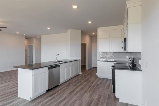 1725 Elm Circle, Tuttle, OK 73089