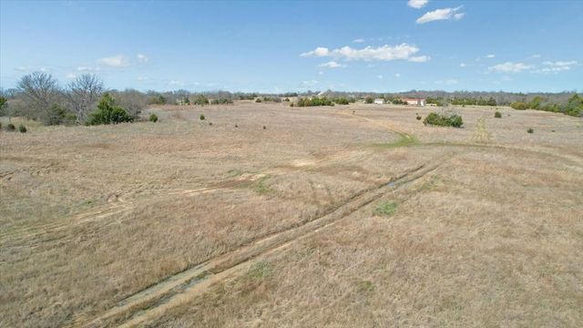 2035 FM-1566, Celeste, TX 75423