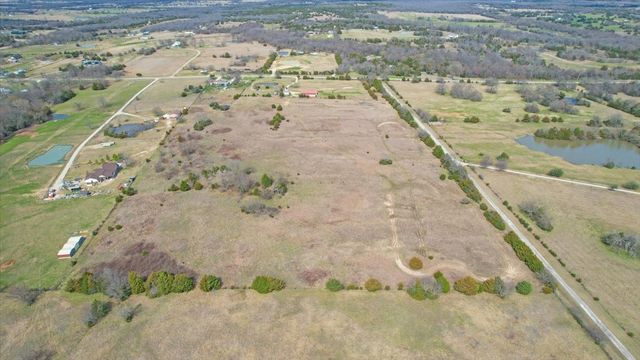 2035 FM-1566, Celeste, TX 75423
