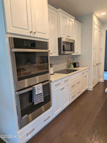 6881 Beckman Circle SW, Ocean Isle Beach, NC 28469