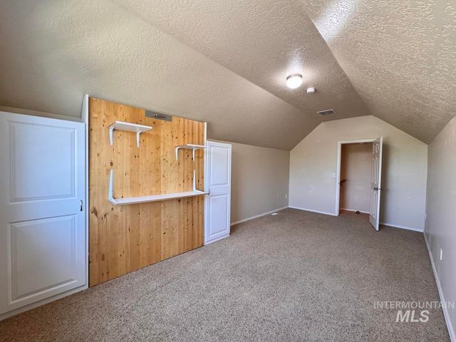 2237 W Lake Pointe Ct, Nampa, ID 83651