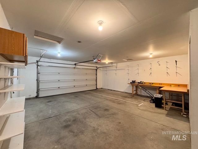 2237 W Lake Pointe Ct, Nampa, ID 83651