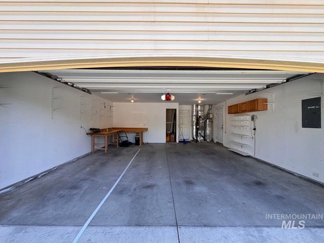 2237 W Lake Pointe Ct, Nampa, ID 83651
