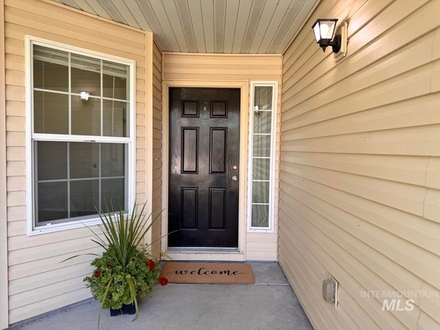2237 W Lake Pointe Ct, Nampa, ID 83651