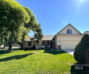2237 W Lake Pointe Ct, Nampa, ID 83651