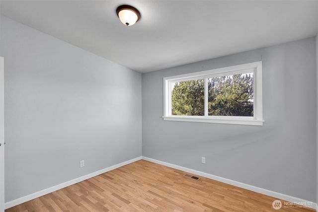 9220 10th Avenue SW, Seattle, WA 98106