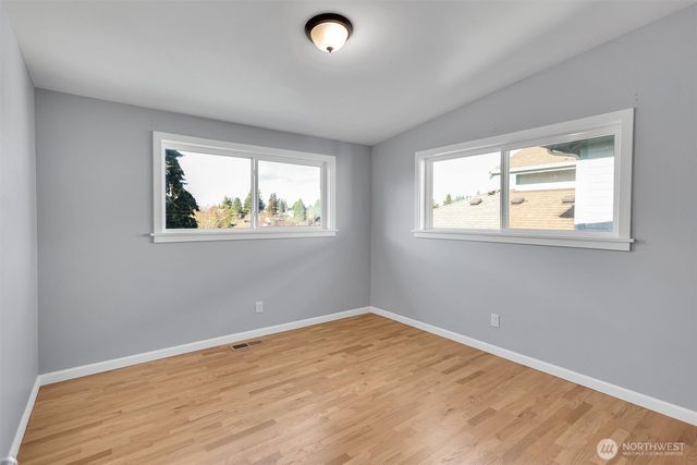 9220 10th Avenue SW, Seattle, WA 98106