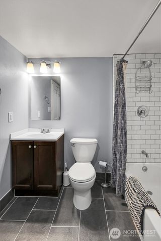 9220 10th Avenue SW, Seattle, WA 98106