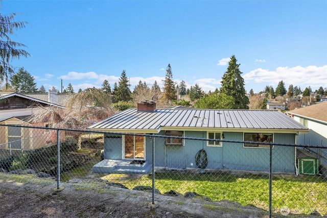 9220 10th Avenue SW, Seattle, WA 98106