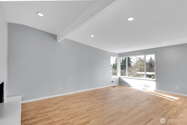 9220 10th Avenue SW, Seattle, WA 98106