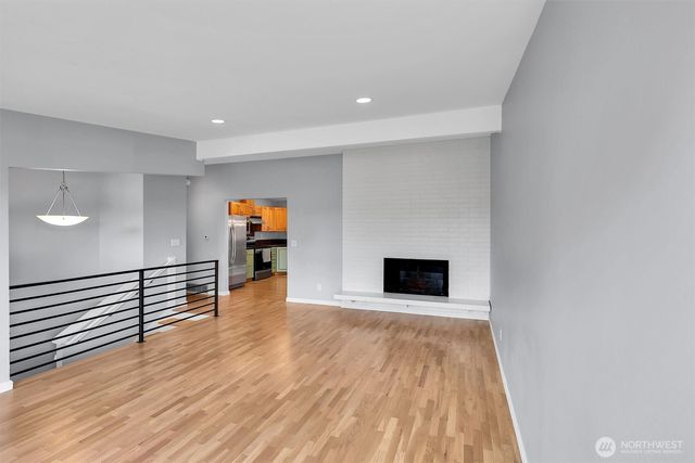 9220 10th Avenue SW, Seattle, WA 98106