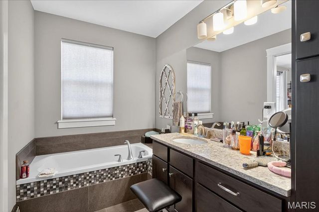 1026 Bridleridge Crossing Spur, High Ridge, MO 63049