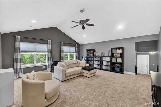 1026 Bridleridge Crossing Spur, High Ridge, MO 63049