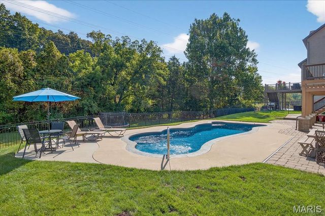 1026 Bridleridge Crossing Spur, High Ridge, MO 63049
