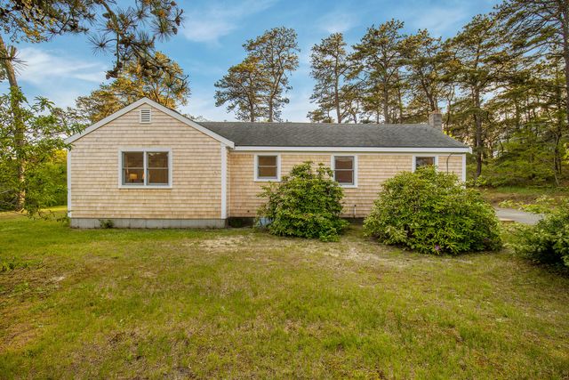 15 Barker Street, Wellfleet, MA 02667