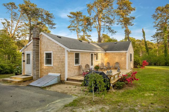 15 Barker Street, Wellfleet, MA 02667