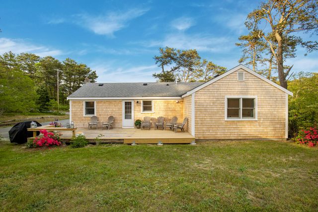 15 Barker Street, Wellfleet, MA 02667