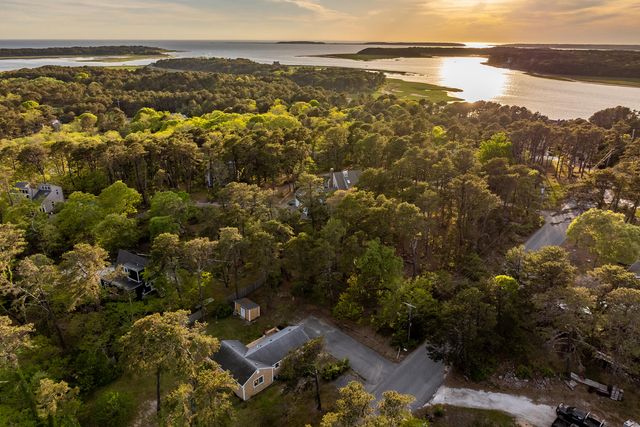 15 Barker Street, Wellfleet, MA 02667