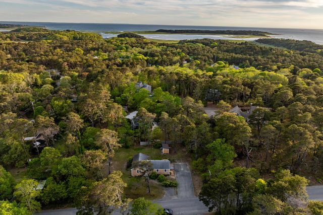 15 Barker Street, Wellfleet, MA 02667