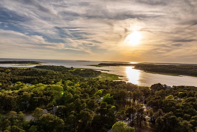 15 Barker Street, Wellfleet, MA 02667